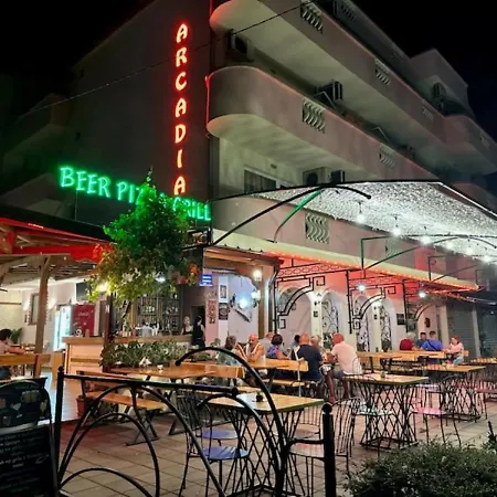 Хотел Arkadia
