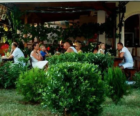 Arkadia Ξενοδοχείο 2*